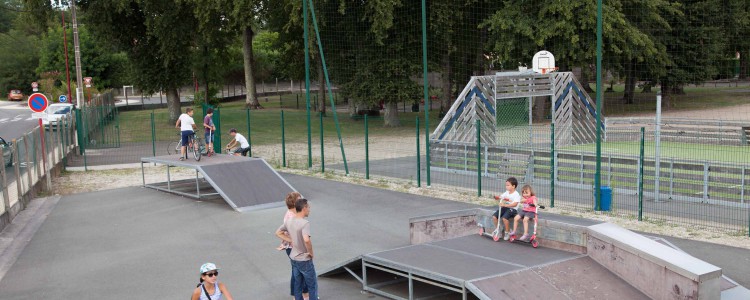 Le Taillan-Médoc : un nouvel espace sportif pour les amateurs de glisse et de ballon
